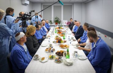 Александр Беглов встретился с участниками СВО, находящимися на лечении в петербургском НИИ скорой помощи имени И.И. Джанелидзе